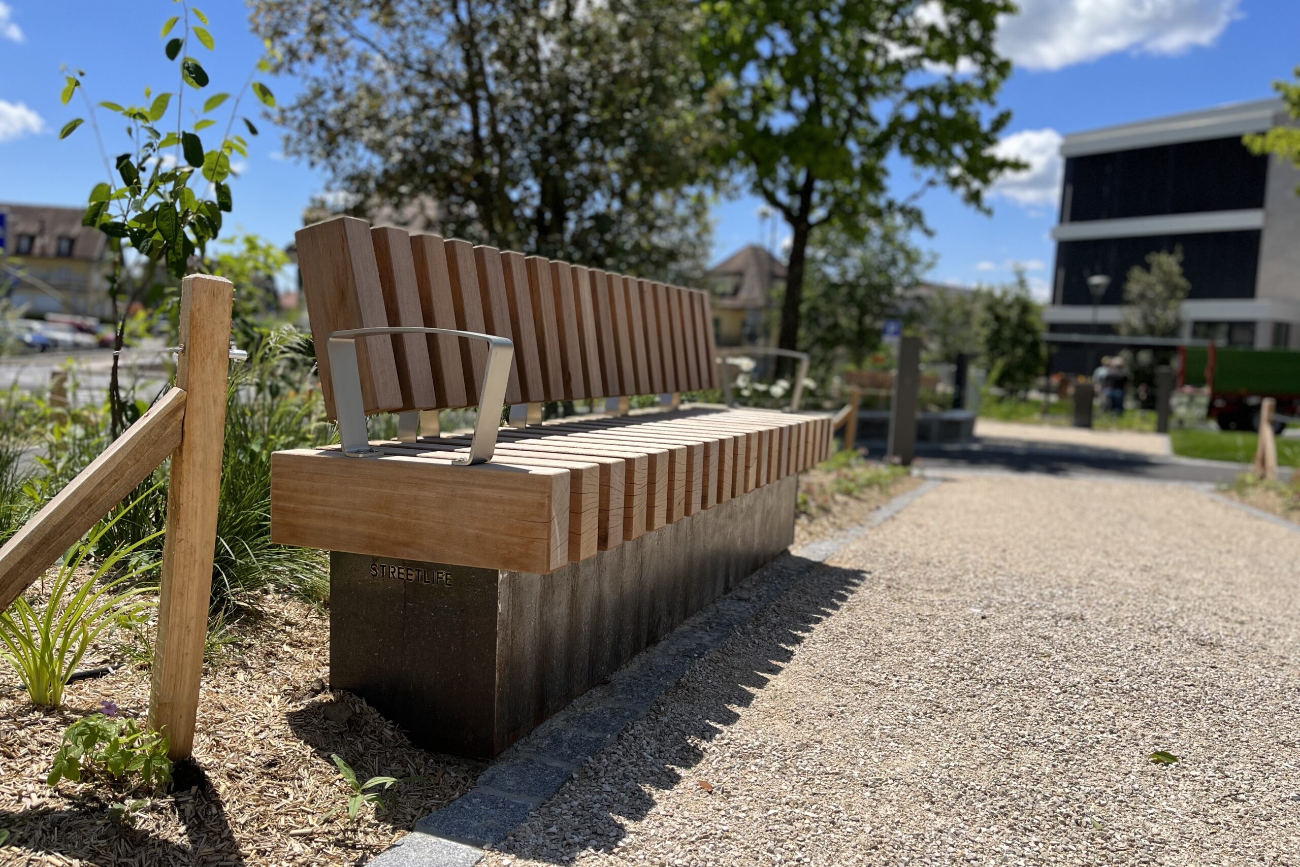 MOBILIER URBAIN